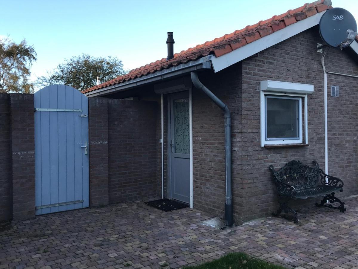 Slapen Bij De Zeeuwse Lala Bed and Breakfast IJzendijke Exteriör bild