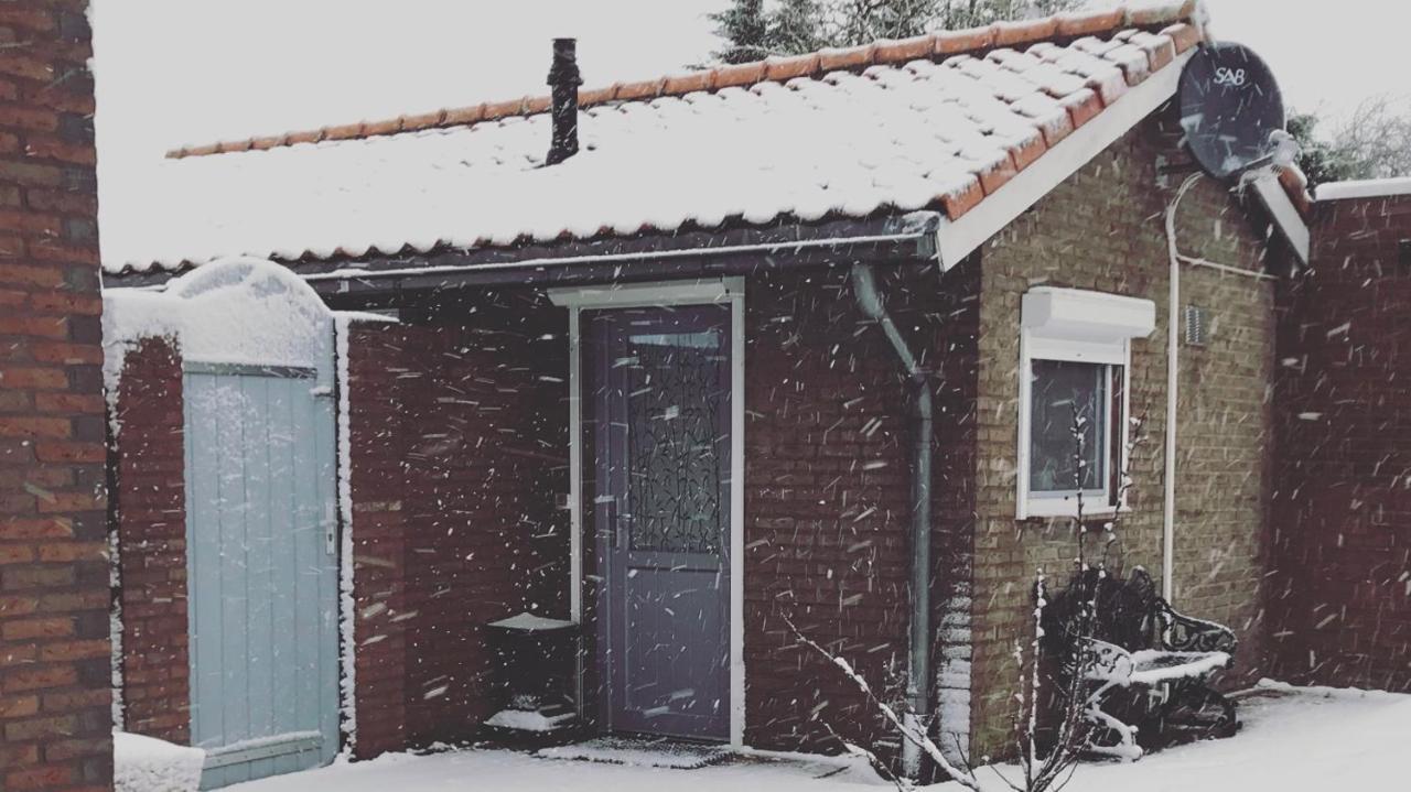 Slapen Bij De Zeeuwse Lala Bed and Breakfast IJzendijke Exteriör bild