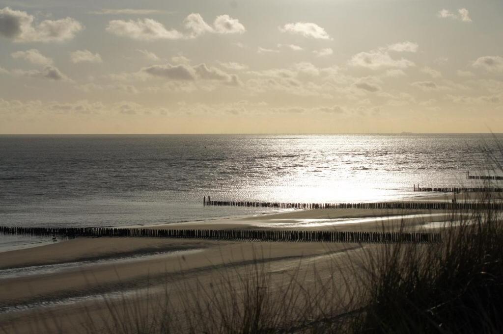 Slapen Bij De Zeeuwse Lala Bed and Breakfast IJzendijke Exteriör bild
