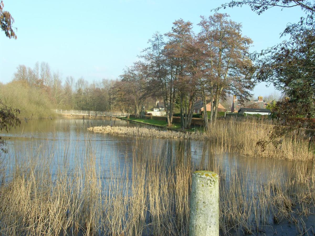 Slapen Bij De Zeeuwse Lala Bed and Breakfast IJzendijke Exteriör bild