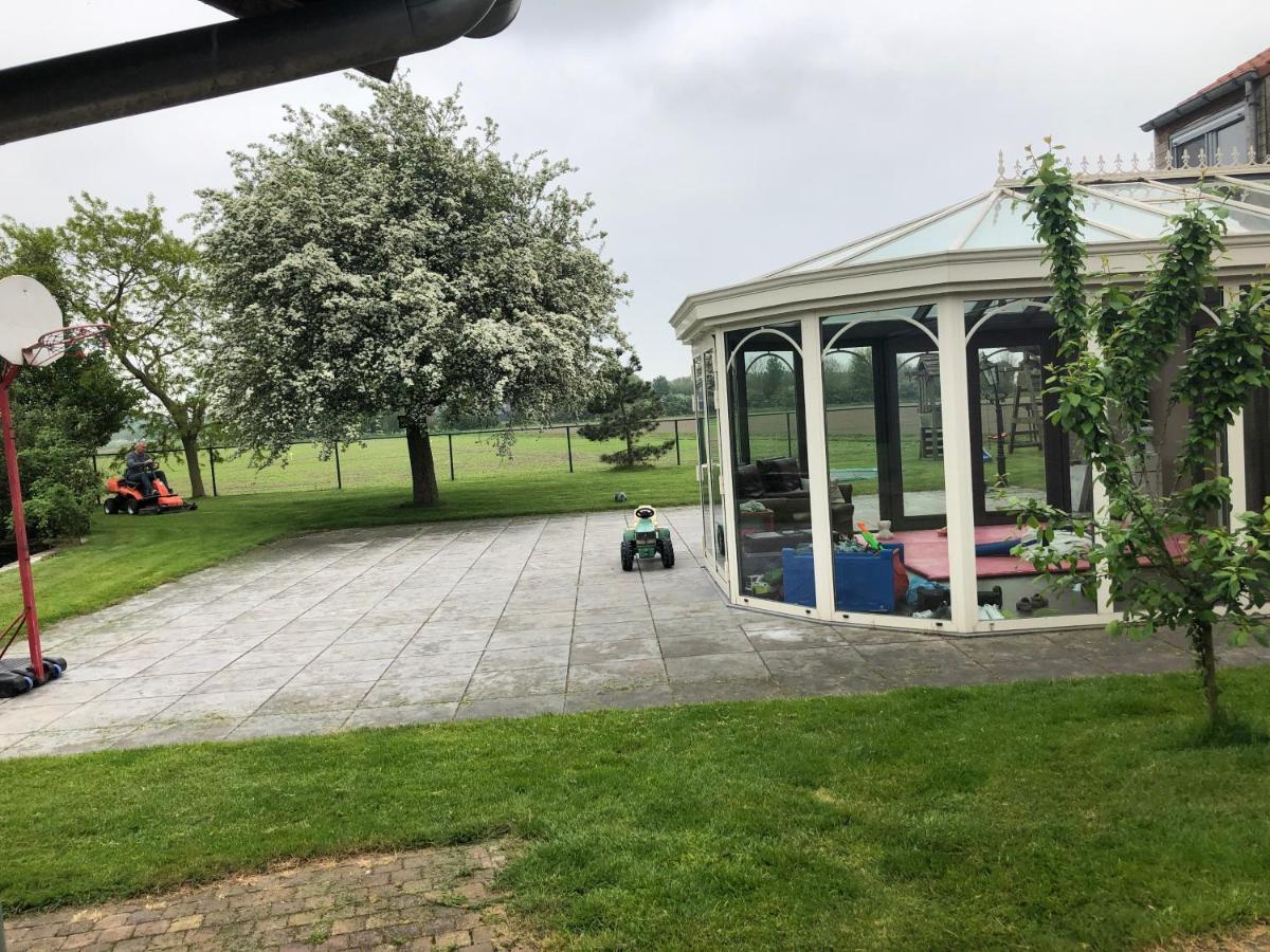 Slapen Bij De Zeeuwse Lala Bed and Breakfast IJzendijke Exteriör bild