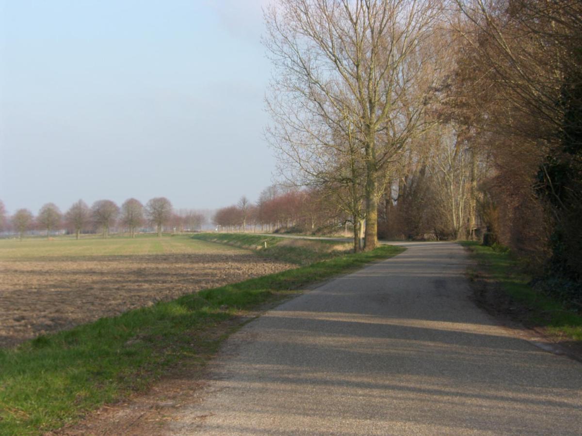 Slapen Bij De Zeeuwse Lala Bed and Breakfast IJzendijke Exteriör bild