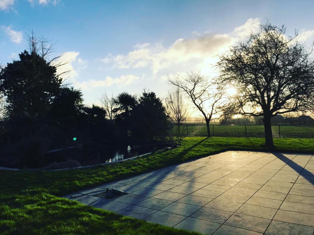 Slapen Bij De Zeeuwse Lala Bed and Breakfast IJzendijke Exteriör bild