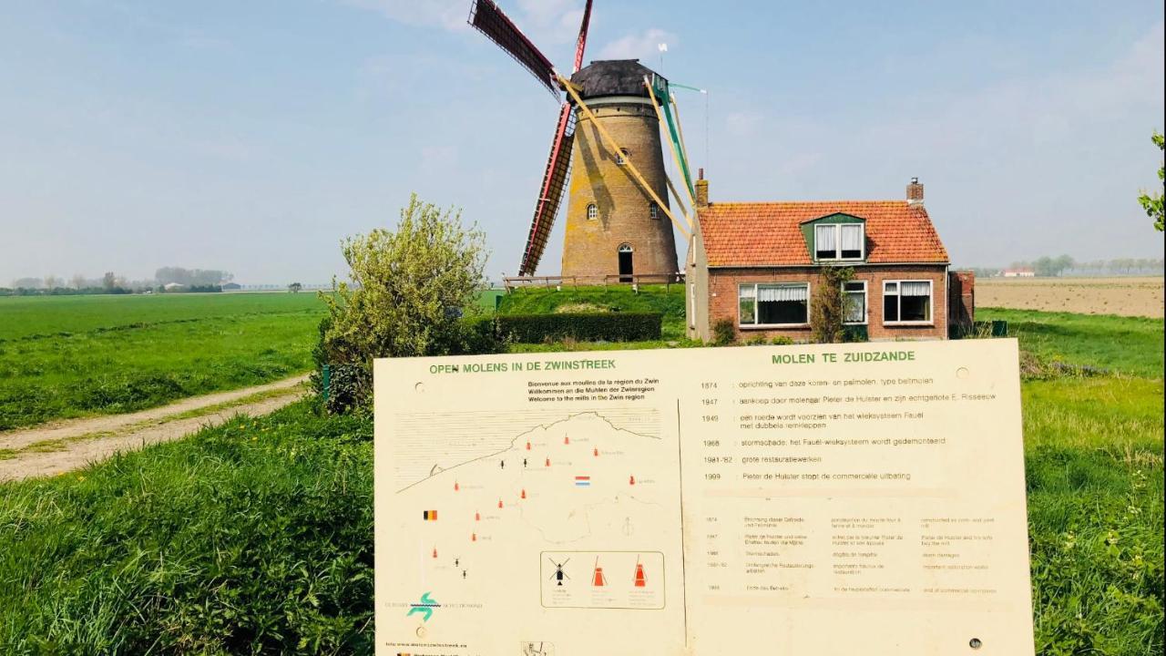 Slapen Bij De Zeeuwse Lala Bed and Breakfast IJzendijke Exteriör bild