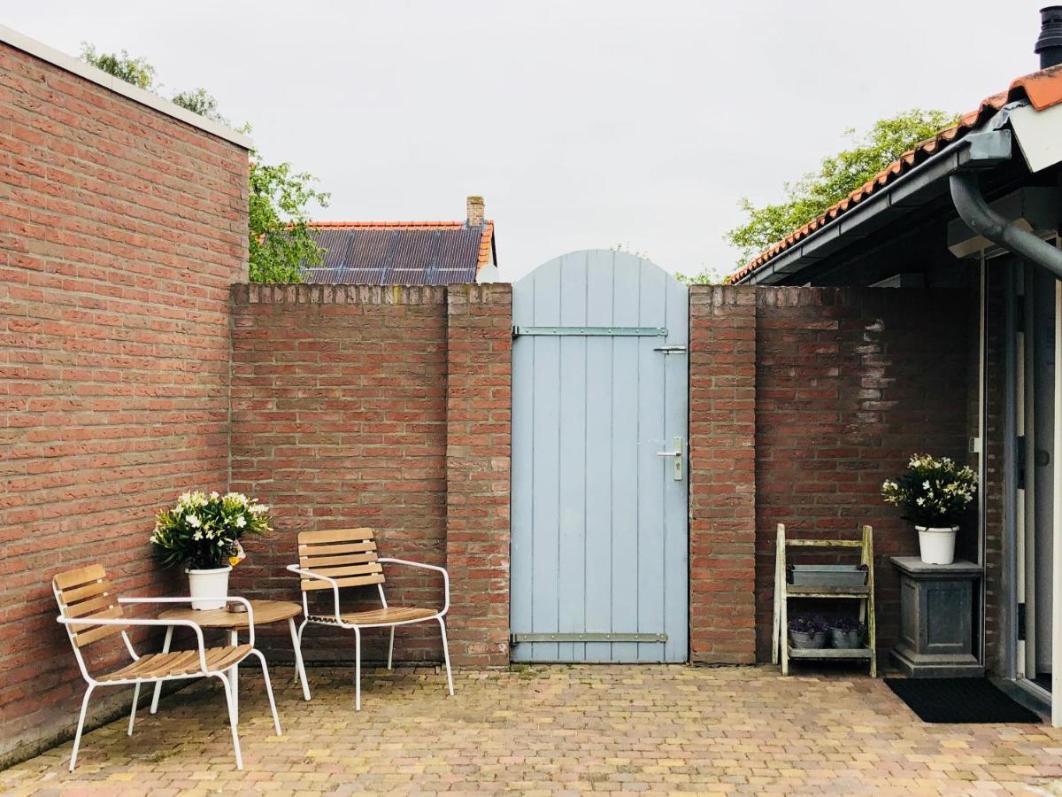 Slapen Bij De Zeeuwse Lala Bed and Breakfast IJzendijke Exteriör bild