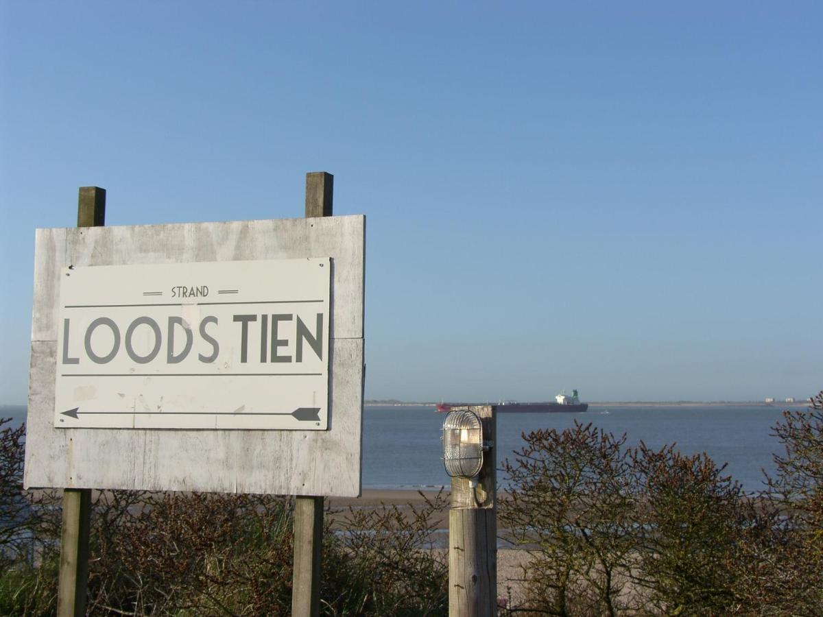 Slapen Bij De Zeeuwse Lala Bed and Breakfast IJzendijke Exteriör bild