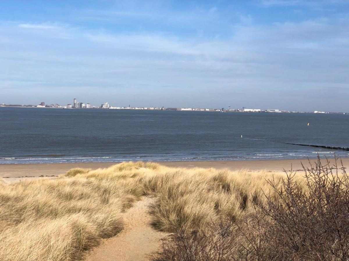 Slapen Bij De Zeeuwse Lala Bed and Breakfast IJzendijke Exteriör bild